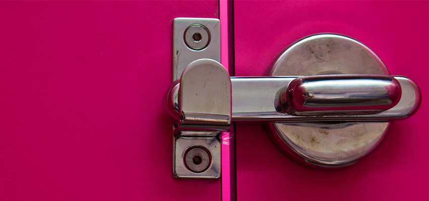 Childproof Gate Lock in Romeoville, Illinois