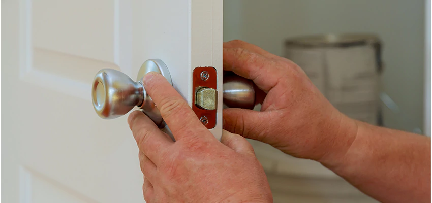 AAA Locksmiths For lock Replacement in Romeoville, Illinois